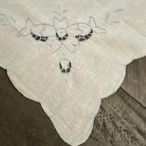 Vintage White/Blue Floral Embroidered Square Cotton Table Cloth 29"x32" - Picture 5 of 6